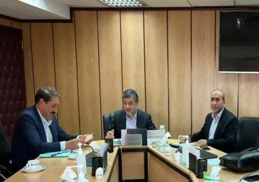 نشست مشترک دکترداودی نماینده مردم سراب  با دکترباقری فرد معاون آموزشی  وزیر بهداشت و درمان