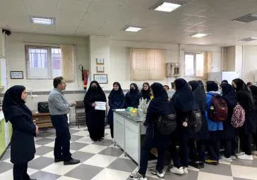 بازدید دانش آموزان مدرسه فاطمه معصومه از دانشکده علوم پزشکی سراب
