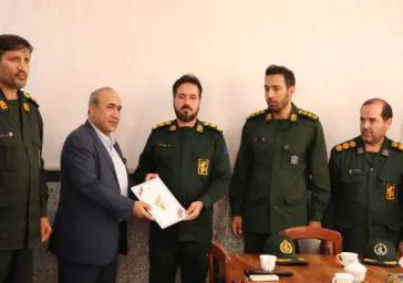 دیدار فرمانده سپاه پاسدارن با رئیس دانشکده علوم پزشکی سراب به مناسبت روز پزشک